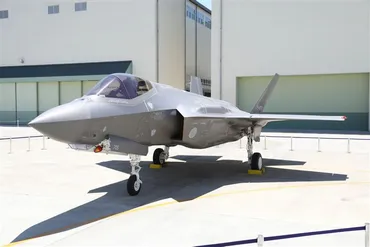 三菱重工、Ｆ３５Ａ公開−最新鋭ステルスの国内製造初号機 