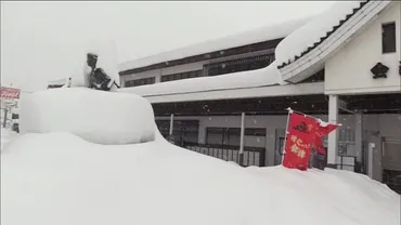 最強寒波】福島・会津地方は記録的大雪続く 会津若松で観測史上最大121センチの積雪 交通機関に乱れ(放送局のニュース ) 