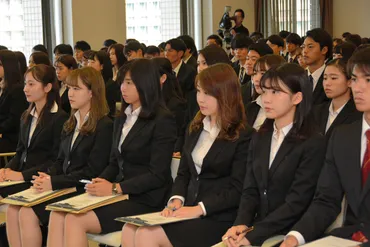 内定式で茶髪はダメ？ 企業の規定やイベント別の許容度を徹底解説内定式での髪色は、黒髪が基本！とは！？