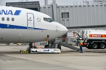 、佐賀空港で国内初となる航空機の牽引にリモコン式遠隔操作を導入。そのメリットは？