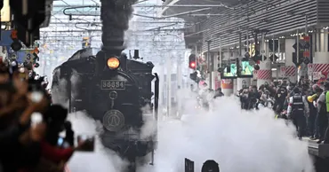 ありがとう人吉博多駅でラストラン出発式ファンら雄姿見送り