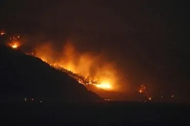 大船渡の山林火災、焼失面積ヘクタールに避難指示も追加