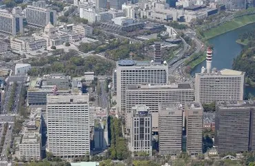 国家公務員32%が兼業希望人事院、規制緩和を検討