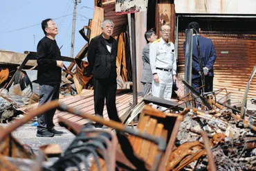 建築家の隈研吾さんが輪島を視察「世界的ブランド力を含めてよみがえって」復興特別アドバイザーに就任:東京新聞デジタル