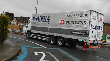 新東名で「レベル」自動運転トラックの実証実験開始/夜間の左車線が優先レーンに