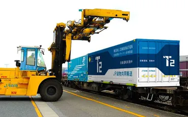 自動運転トラックと貨物鉄道のモーダルコンビネーション実証