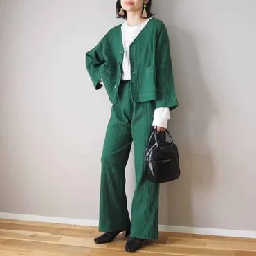 同窓会で好印象を与える服装は？カジュアルからドレッシーまでアイテム別お手本コーデ20選 