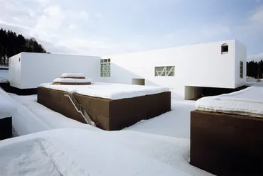 建築家の青木淳の建築作品選。代表作の青森県立美術館やルイ・ヴィトンなど