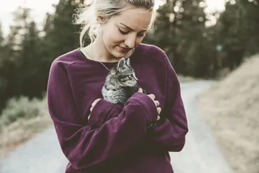猫系女子の特徴選。恋愛傾向と落とし方【診断つき】