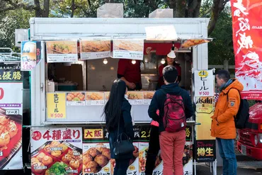 たこ焼き屋を開業するには?必要な資格や許可、失敗を避けるポイントを解説