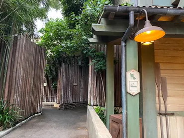ディズニーランドの喫煙所2020年版【場所や行き方まとめ】–グレイプ