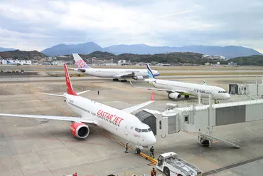 福岡空港、国際線北側コンコース延伸部分が開業搭乗橋増設、滑走路眺めて食事も