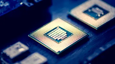 国産半導体の生産を目指す日本の半導体メーカー・がの量産対応露光装置「」の設置作業を開始