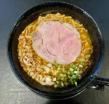 白湯カレーラーメン大盛円』麺ジャラスのレビュー