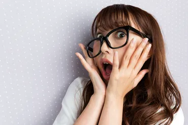 オーバーリアクションする男女の心理とは?モテる好印象の動作