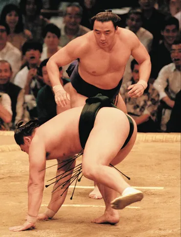 大相撲 元関脇寺尾の錣山親方が60歳で死去 39歳まで現役続け「角界の鉄人」が異名に 親方としても阿炎ら育てる:中日スポーツ・東京中日スポーツ