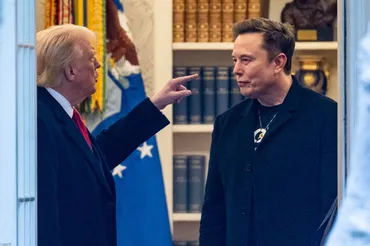 マスクとは終わった」腹を立てたトランプ大統領、乗っていたテスラまで売却へ 