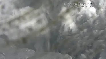 阿蘇火山博物館の火口カメラが撮影した噴火の様子=2…:熊本・阿蘇山 写真特集:時事ドットコム