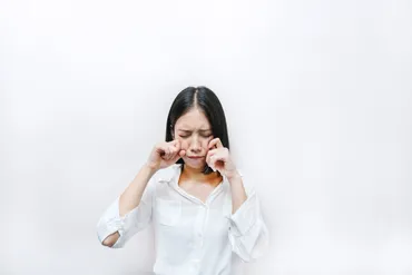 泣き虫な人の特徴や原因とは?泣き虫な性格を改善する方法も大公開!