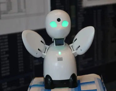 就労支援に「分身ロボット」活用 障害者が遠隔操作で案内業務 県庁ロビーで試行 ／神奈川 