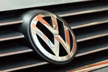 フォルクスワーゲン(VW)EVシフトはどこへ行く？苦戦と戦略の転換？VW、EV販売の苦戦と、欧州自動車市場の現状