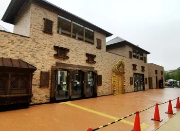 ネパール館、万博2カ月で一度も開館せず 工事費用トラブル？ 装飾も未完成のままむき出し（産経ニュース）