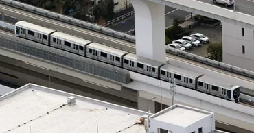 「ゆりかもめ」 停電で運転見合わせ 写真特集1/4 