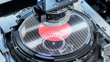 ラピダス、日本の半導体復活への挑戦！2nm技術開発の現在地とは？2nm半導体製造への挑戦：ラピダス、技術革新と資金調達の行方