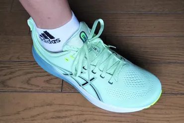 アシックス GEL KAYANO 31はスタビリティモデルとしてのサポート力が抜群！ サイズ感と履き心地のレビュー 