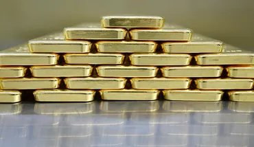 金価格、初の3300ドル台 貿易戦争で安全資産に買い 