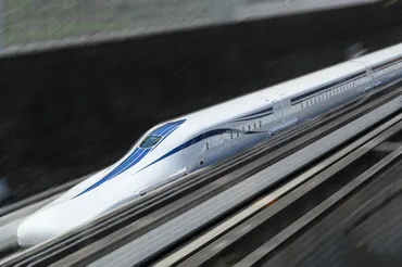 リニア中央新幹線L0系改良型試験車の進化とは？ (試験車両、JR東海、技術革新)未来を駆ける高速鉄道：L0系改良型試験車の最新情報