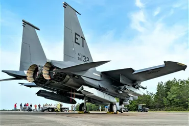 防衛省、F