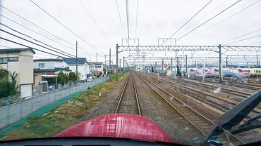 秋田新幹線「こまち」の魅力とは？快適な旅の秘密を探る！E6系「こまち」で巡る、秋田への鉄道旅行