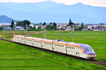 E8系「つばさ」新型車両 車両デザインと快適性を徹底解説！～山形新幹線の未来を紐解く～？山形新幹線E8系新型車両デザインと快適性、ダイヤ改正、車内設備