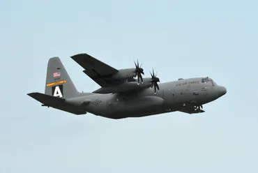 最大規模の多国間演習公開 第5空軍司令官「コミットメント示す」:朝日新聞