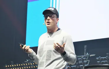 厚切りジェイソン「空気を読むな、自分で考えろ」SLUSH ASIAで日本人の悪習をぶった切る 