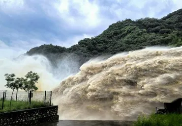 中国・北京で豪雨、30人死亡 避難8万人超、北部の区に被害集中（朝日新聞） 