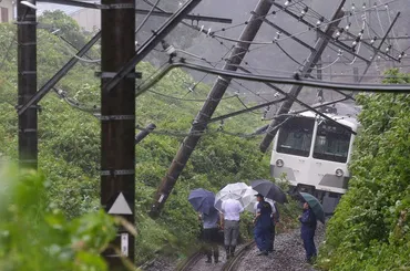 台風９号：千葉・館山に上陸 各地で大雨 写真特集6/17 