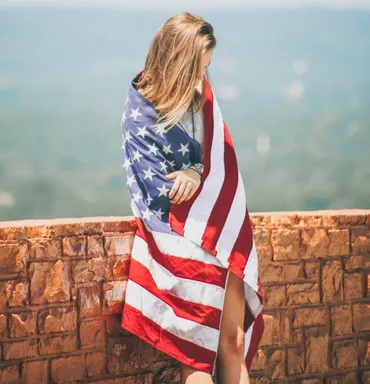 アメリカの若い世代は゛愛国心が薄い゛?「アメリカで今起きていることを知れば知るほど、愛国心が薄れていく」