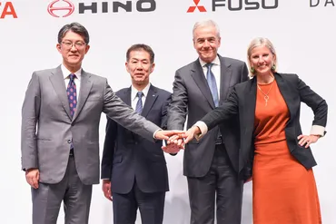 日野と三菱ふそうが2026年4月に経営統合！ 変わりゆく国産トラックメーカーの姿 