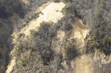 能登半島地震と土砂災害の教訓：広範囲に及ぶ影響と今後の防災対策とは？能登半島地震と豪雨による土砂災害。地質的脆弱性と複合災害、避難指示と交通への影響。