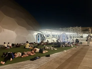 万博、アクセスの脆弱さあらわに 地下鉄動かず3万人が一時足止め