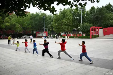 中国の少子化対策：育児手当や幼稚園無償化は効果がある？中国、少子化対策で育児支援を強化