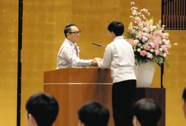 トヨタ工業学園 卒業式と、豊田章男会長の想いとは？卒業、未来へのエール　トヨタ工業学園卒業式密着