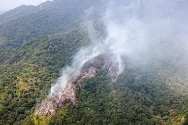 徳島の山林火災、県が自衛隊に災害派遣要請 現在も延焼中（朝日新聞） 