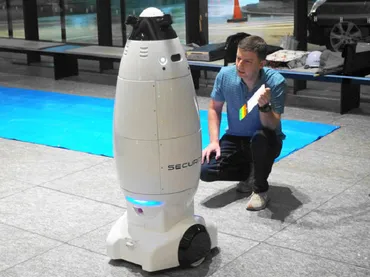 三菱地所】東京・丸の内エリアで総合防災訓練 自立走行可能ロボットで被害状況を確認 