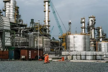 ナイジェリア、歳入危機で石油生産の「撤退」に苦戦