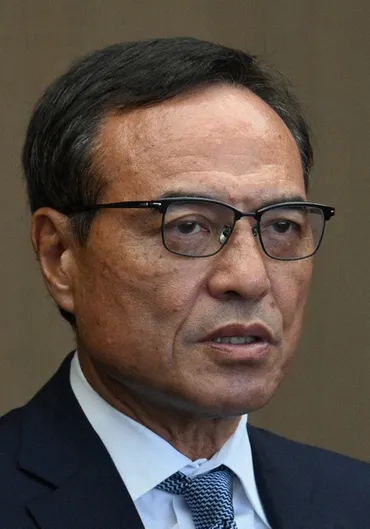 サントリーＨＤ：サントリーHD会長・新浪氏、辞任 購入サプリ、警察が捜査 