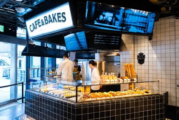カルディ初のテイクアウトコーナー「カフェ&ベイクス」渋谷サクラステージに誕生、ケーキ常時10種展開