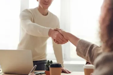 ご期待に添えるよう」の使い方とは? 例文・言い換え表現を解説